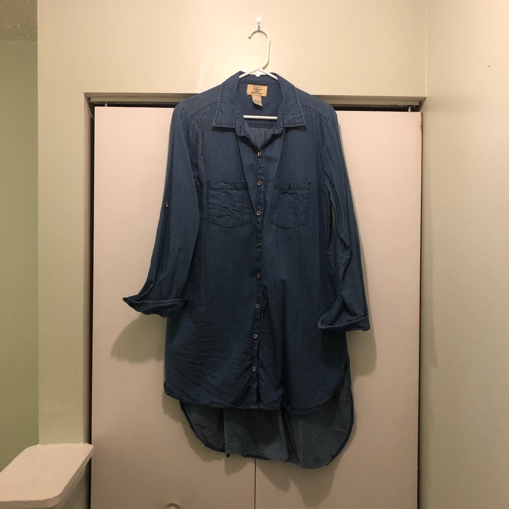Women’s hi-low denim shirt!